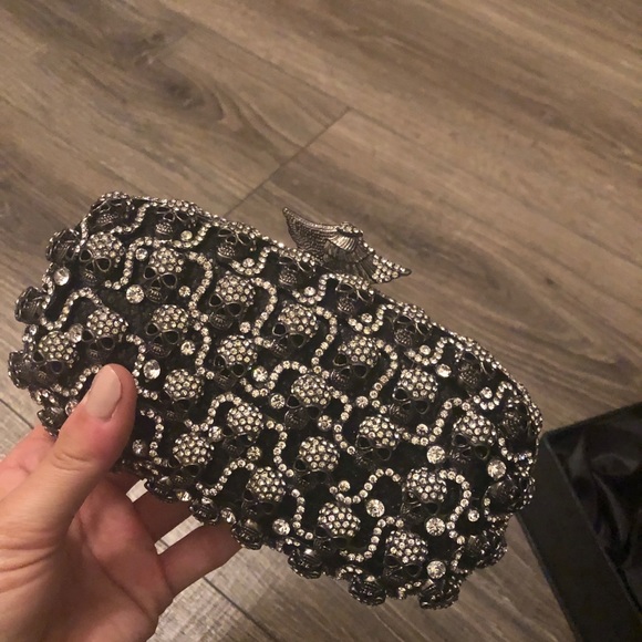 Gorgeous Skull Evening Clutch w Swarovski Crystals - Picture 1 of 8